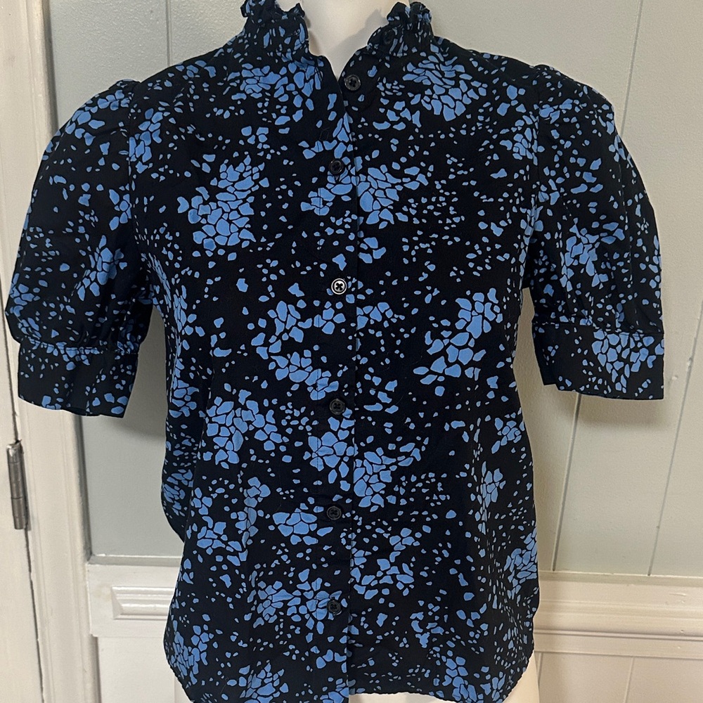 Who What Wear Black and Blue Patterned Button Down Shirt